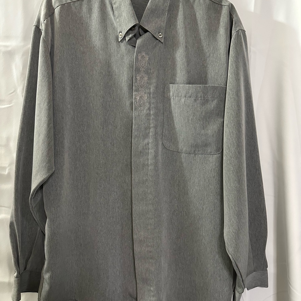 Stylish Men's Light Gray Casual Button Down Shirt
